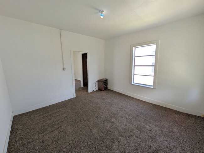 Photo - 820 Peach Ave