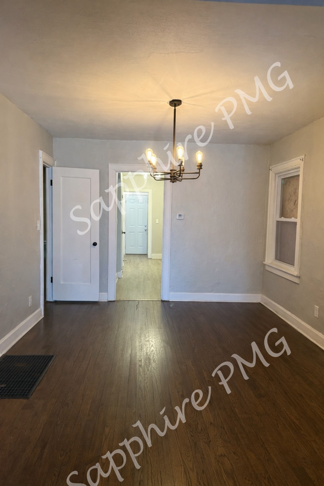 Photo - 5400 Olive St