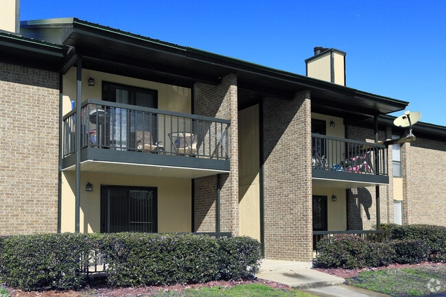 Balcones Juliet* - North Bluff Apartments