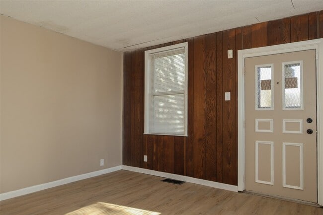 Photo - 3723 Wisconsin Ave