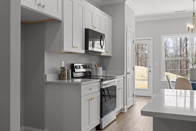 Photo - 332 Bellingham Dr NE