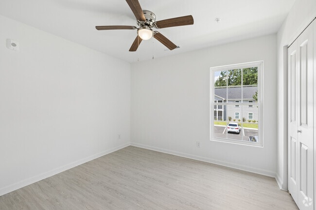 2BR, 2BA - 1,000SF - Second Bedroom