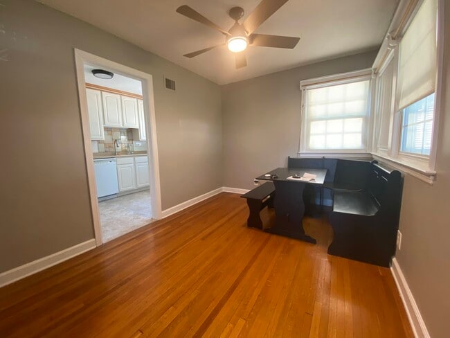 Comedor - 2634 S 15th St