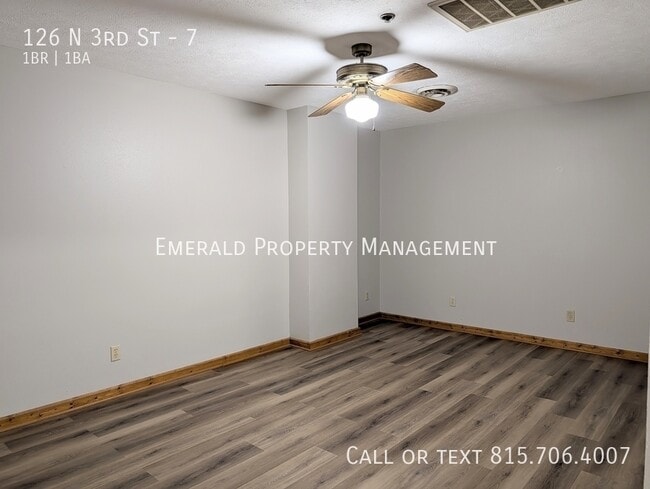 Photo - 126 N 3rd St Unidad 7