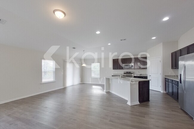 Photo - 101 Ebenezer Blf Wy