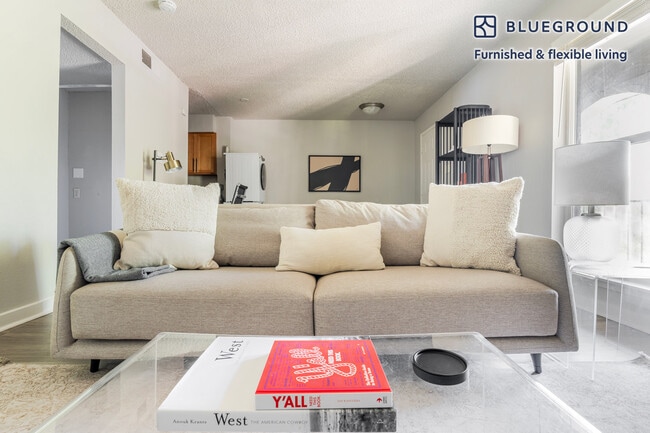 Photo - 1230 E 38th 1/2 St Unidad FL2-ID307