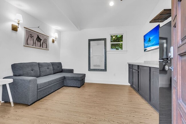 Photo - 40 Poinsett St Unit B