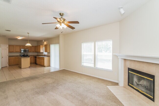 Photo - 341 W Tropical Trce