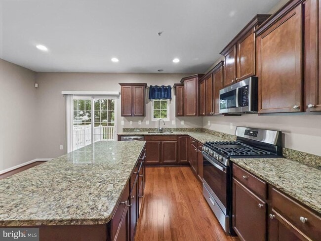 Photo - 7425 Willow View Ln