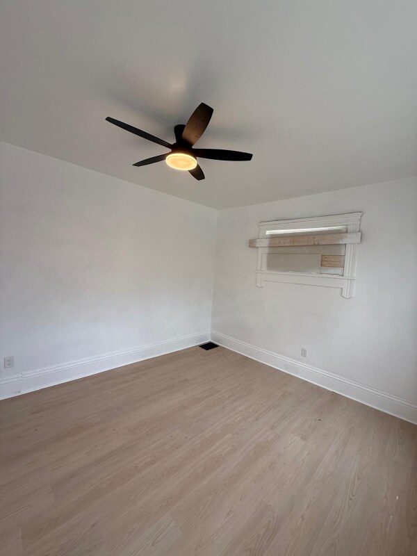 Photo - 1447 W 101st St Unidad 1