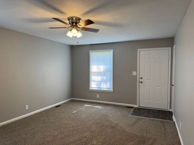 Photo - Great Location! 2 bed 1 bath off 101st!