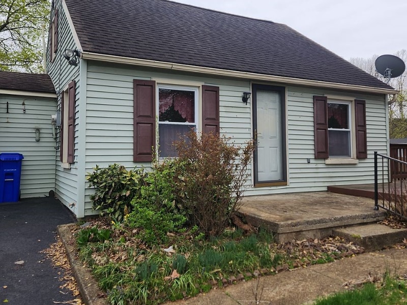 Photo - 712 Village Rd House