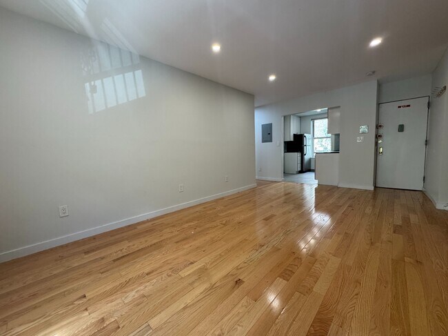 Photo - 707 W 171st St Unidad A