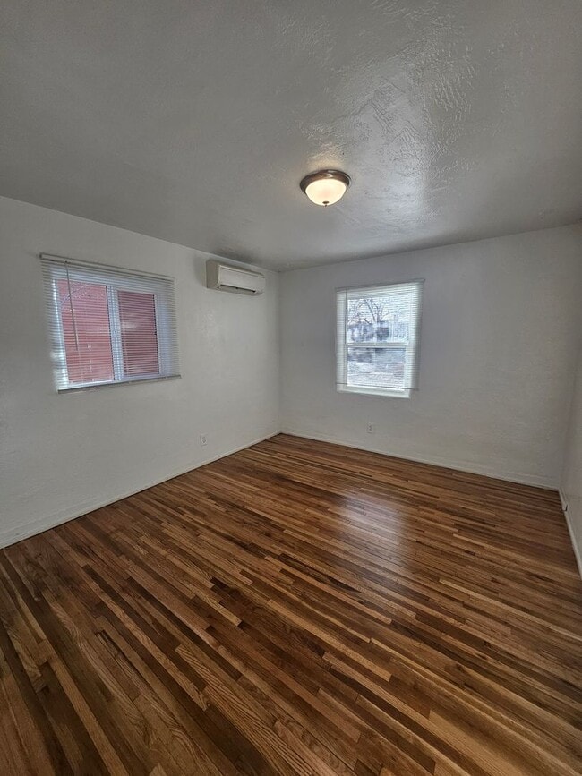 Photo - 2 Bed 2 Bath, office+ W/D Hook up