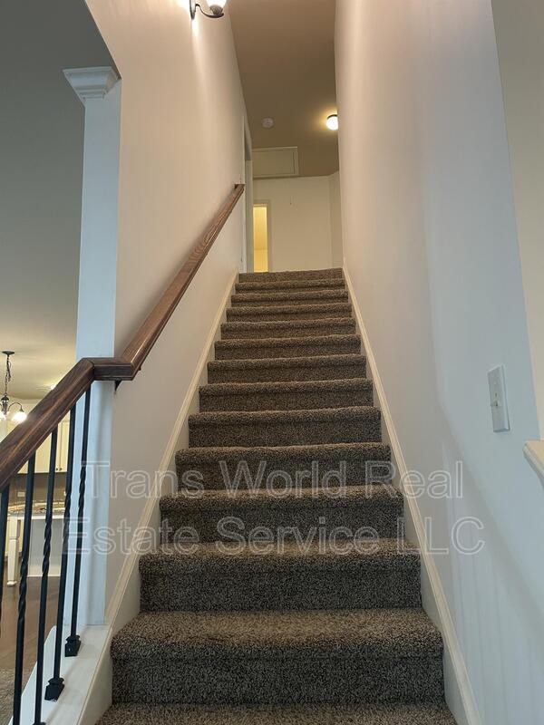Photo - 765 Westmoreland Ln NE