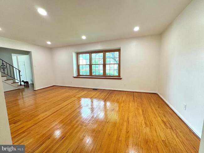 Photo - 1104 Hudson Ave