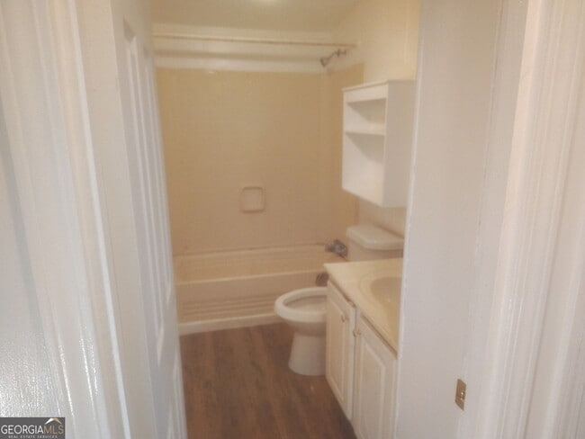 Photo - 826 Black Horse Run