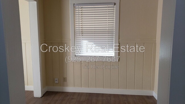 Photo - 332 W Tregallas Rd