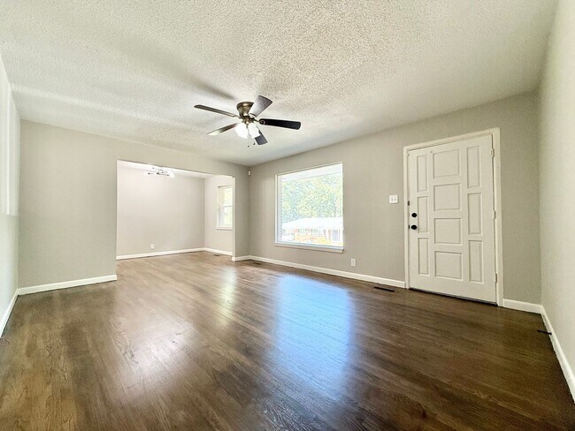 Photo - 25 Woodcliff Cir