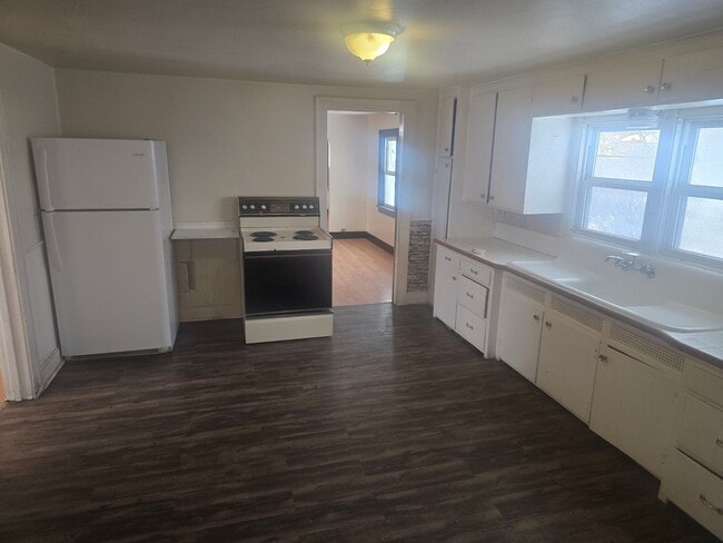 Photo - 921 N Maple Ave Unit A- Upper