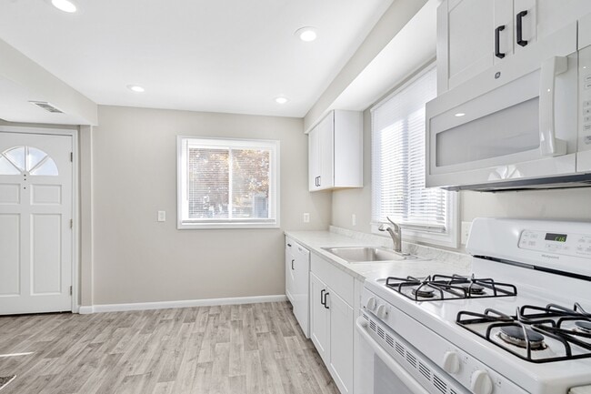 Photo - 6190 Cordell St