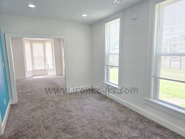 Photo - 2602 Essex St