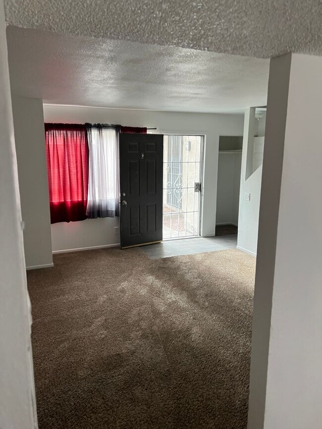 Photo - 3 Bedroom 2.5 Bath Bruce & Stewart