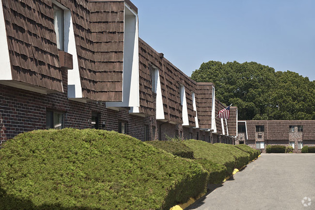 Building Photo - Sandy Lane Apartments