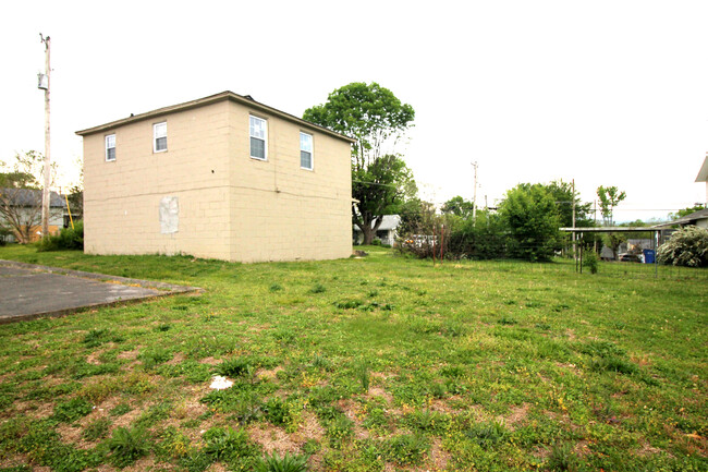 Photo - 1302 N Wright Rd House
