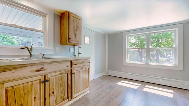 Photo - 10 Riverbank Ct