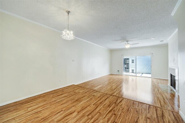 Photo - 1035 Fountain View Dr