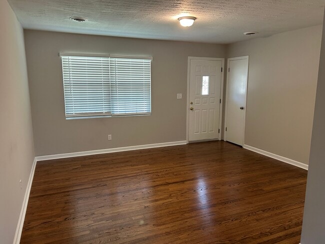 Photo - 2055 Fernwood Cir
