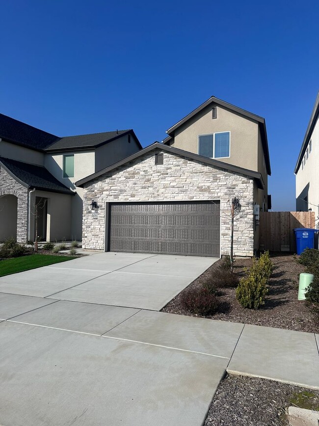 Building Photo - Newly built by San Joaquing Valley homes Available Now!