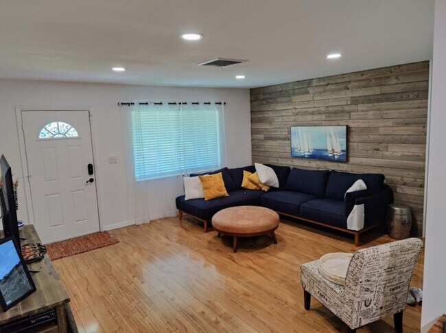 Photo - 5332 10th Ave N