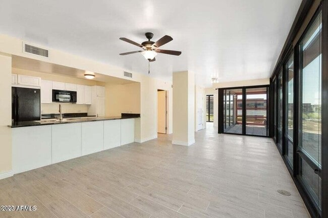 Photo - 4808 N 24th St Unidad 429