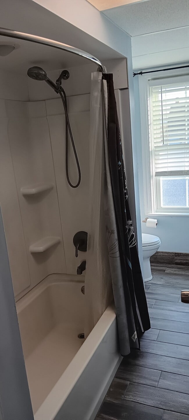 Photo - 434 Bridge St