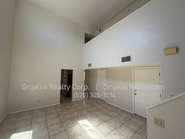 Photo - 1634 E Calle Grandiosa