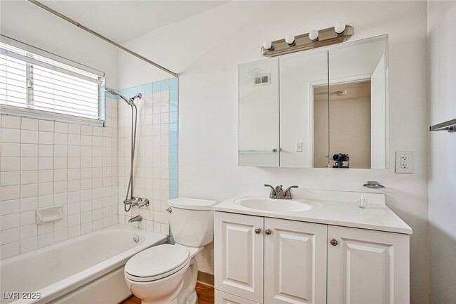 Photo - 5816 Bromley Ave Unit 6