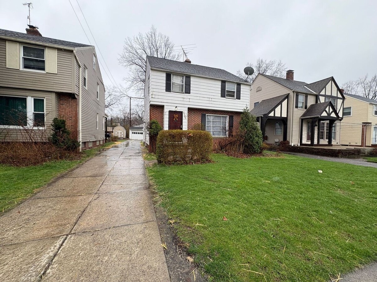 Photo - 21860 Roberts Ave