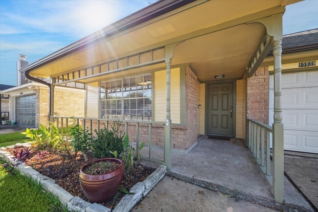 Photo - 15939 Beechnut St