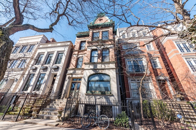 Building Photo - 1722 N Mohawk St Unit 1R