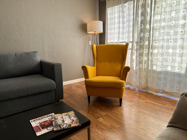 Photo - 781 N. Fair Oaks Ave. Unidad 3 - Master