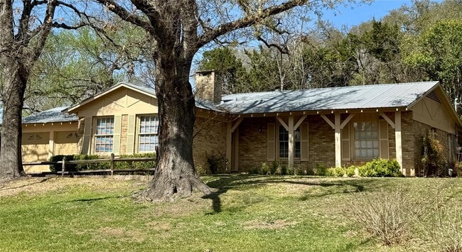 Photo - 5811 Highland Hills Dr
