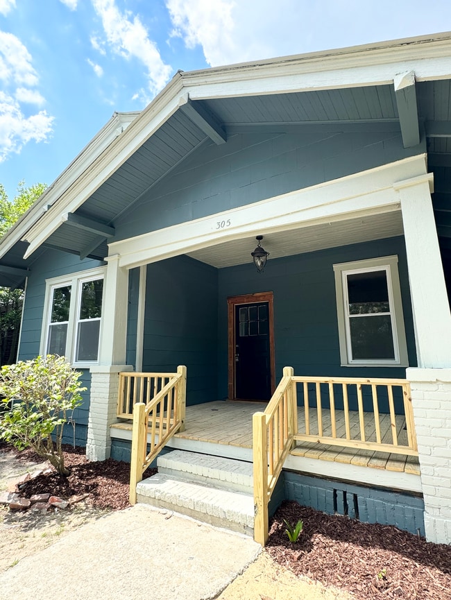 Photo - 305 Willard St