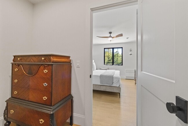 70 Greystone Ln Unit 2