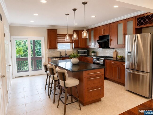 Photo - 331 Undercliff Ave