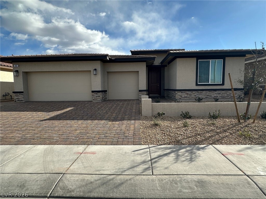 Photo - 497 Chestnut Falcon Ave