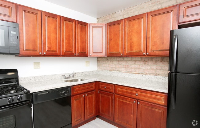 Photo - Bristol House Apartments