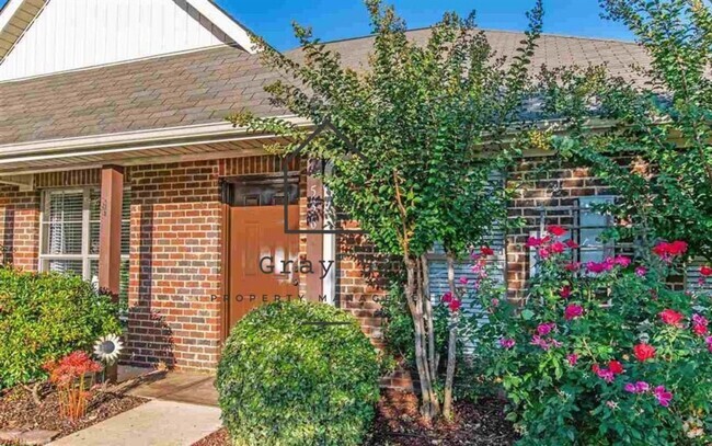 Building Photo - 2 bed, 2 bath townhome in Calera
