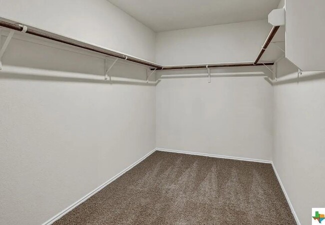 Photo - 1302 Camden Ln